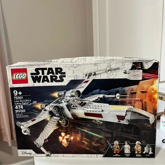 LEGO Star Wars X-Wing Fighter - Red, Gray, White - Picture 3 of 5